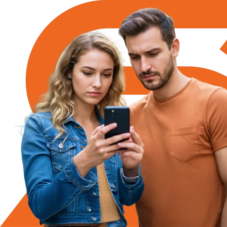 Casal conversando tranquilamente sobre divórcio online